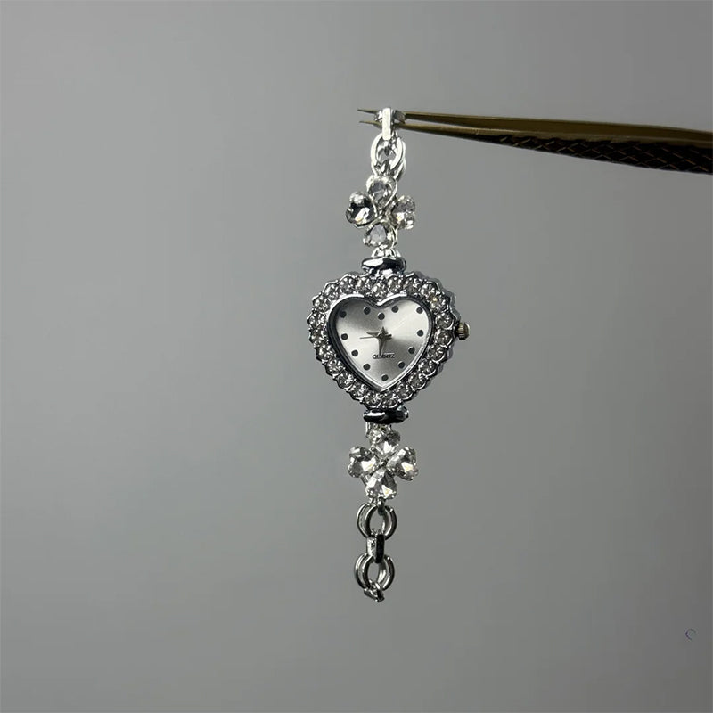 Vintage Silver Heart-Shaped Diamond Link Watch – LANZOOM  display picture 1